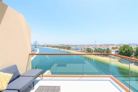 Luxurious  Studio with breath-taking Palm Views Apartment in Dubai