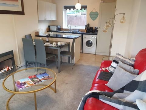 Five Star Serviced Homes- Wi-Fi, parking, office Vacation rental in Sunderland