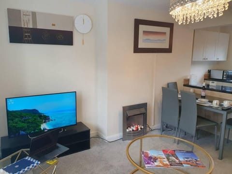 Five Star Serviced Homes- Wi-Fi, parking, office Vacation rental in Sunderland