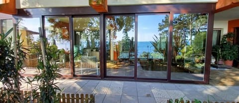 Brezza Marina - Appartamento in villa fronte mare Vacation rental in Trieste