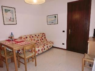 Two-roomed flat for 5 people on the ground floor with enclosed garden Apartment in Bibione