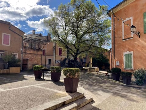 Chez Prunelle Vacation rental in Flassan