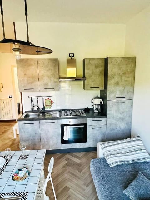 Hospital Poliambulanza, Bilocale con parcheggi Apartment in Province of Brescia