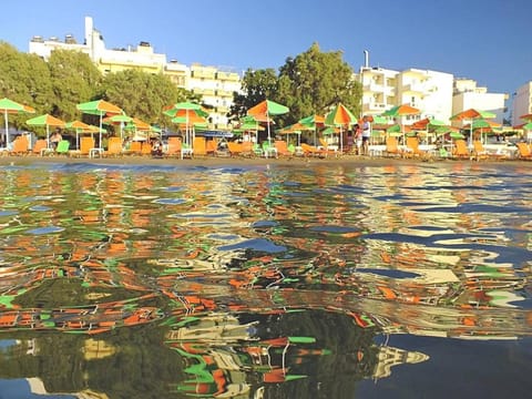 Pegasus Amazing Flat, 1,5min Walk To The Beach Lodge in Chania