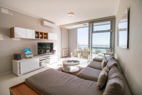 Camps Bay One Bedroom apartment - luxury stay with sea view Apartment in Camps Bay