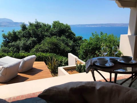 Coco Seaview Apartment, 60sec Walk From Beach Apartment in Almyrida