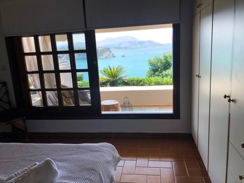 Coco Seaview Apartment, 60sec Walk From Beach Apartment in Almyrida