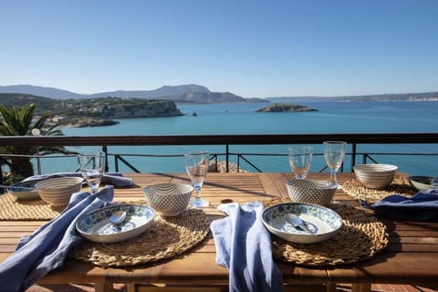 Luxury Seaview Apartment, 1min Walk From Beach Apartment in Almyrida