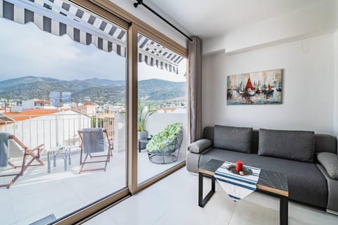 Napoleon Navy Suite 1bd 1ba Apartment in Malia, Crete