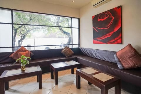 Queen Rose Villa & Spa Hotel in Kuta Selatan