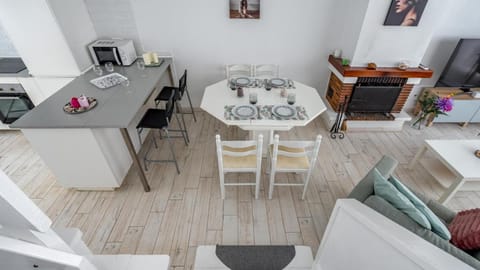 Cozy terrace with pool by Costarentals - Ref 206 Apartment in Fuengirola