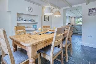 Dollars Cottage - 4 Bedroom Cottage - Llangennith Apartment in Wales