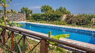Platanias Beachfront Villa Elsa-90m To Main Square Villa in Platanias