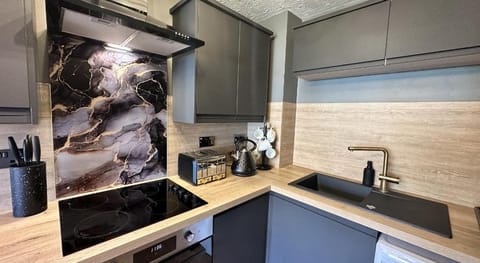 No50 - 2-bed Boutique Apartment - Hosted by Hutch Lifestyle Apartment in Royal Leamington Spa