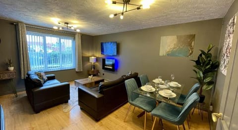 No24 - 2-bed Boutique Apartment - Hosted by Hutch Lifestyle Apartment in Royal Leamington Spa