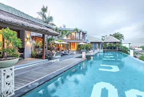 Stunning 6BDR Ocean Views In Jimbaran Hills Vacation rental in Kuta Selatan