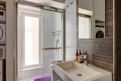 Exquisite Seafront Apart in Spinola Bay St Julians Apartment in Saint Julians