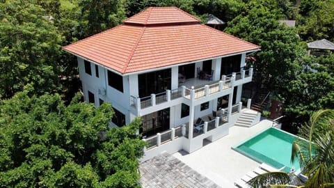 Villa Seaview Garden (2 bedroom, sleeps 5) Apt#1 Apartment in Ko Tao