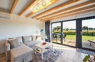 Marine house, nowoczesna stodoła nad morzem, balia Vacation rental in West Pomeranian Voivodeship, Poland