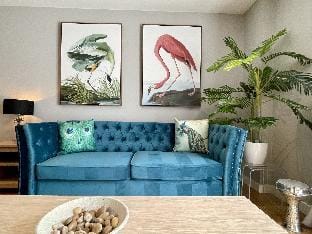 Stunning 2-bed Town Centre Apartment - Hosted by Hutch Lifestyle Apartment in Royal Leamington Spa