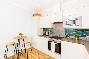 L-Spa Boutique Apartments- Studio with patio Apartment in Royal Leamington Spa