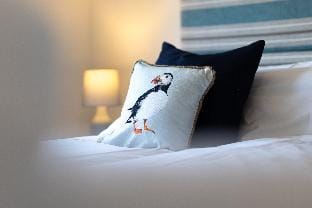 The Hygge - Modern Cottage, Central Location Campground/ 
RV Resort in Saundersfoot