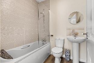 The Hygge - Modern Cottage, Central Location Campground/ 
RV Resort in Saundersfoot