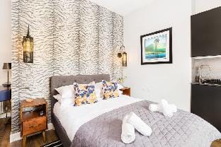 Shirt Factory Apartments - Studio with kitchenette Apartment in Warrington