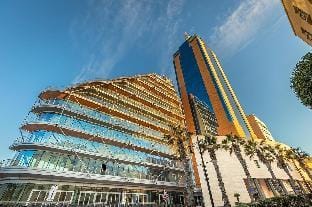 St Georges Bay Oasis, Steps from the Beach Apartment in Saint Julians