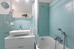 Red Studio near Porta Nuova by Wonderful Italy Apartment in Turin