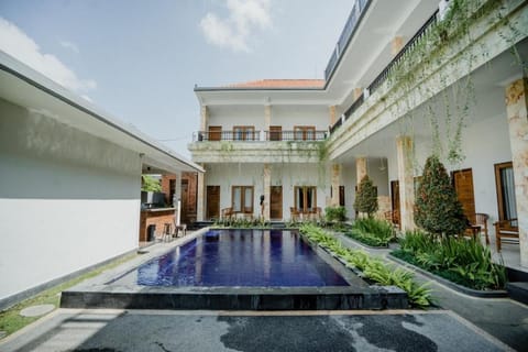Canggu Kayuma House Hotel in North Kuta