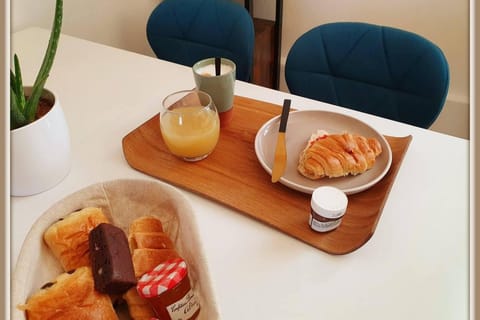 Maison Du Bonheur The French Art Of Living Apartment in Troyes