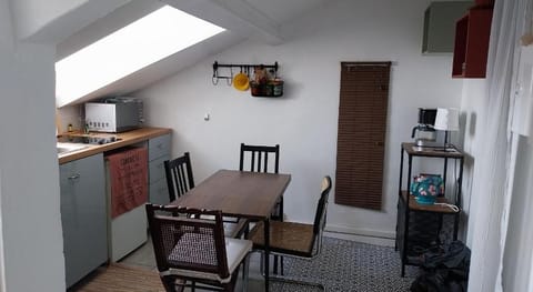 Cozy attic Clichy Levallois Apartment in Levallois-Perret