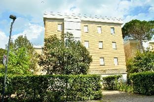 Apartment with private garden next to the beach - By Beahost Rentals Apartment in Friuli-Venezia Giulia