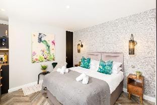 Shirt Factory Apartments - Studio with kitchenette Apartment in Warrington