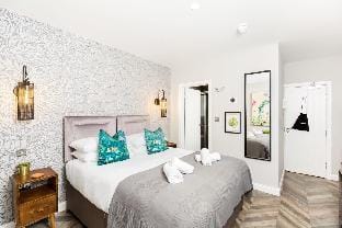 Shirt Factory Apartments - Studio with kitchenette Apartment in Warrington