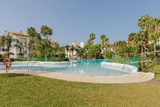 CALANOVA - Magnificent apartment with shared pool and free WiFi Apartment in Mijas