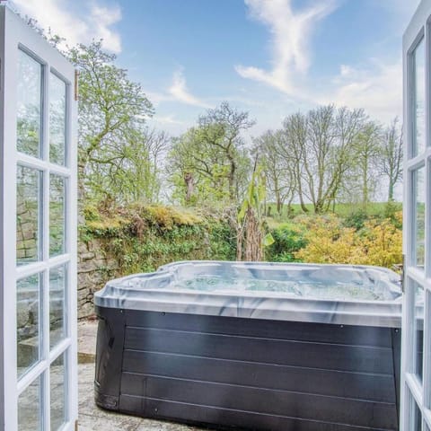 The Stables - 2 Bedroom Cottage - Princes Gate Apartment in Amroth