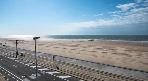 Studio in Ostend with Stunning Sea Views Apartment in Ostend