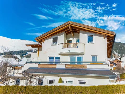 Apartment in Tyrol in an attractive area Apartment in Serfaus