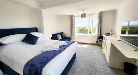 Sea View - 1 Bed Suite - Ocean Breeze - Port Eynon Apartment in Wales