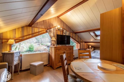 Gîte Annecy 07 - Au Royaume des Marmottes - Appt 07 Hotel in Doussard