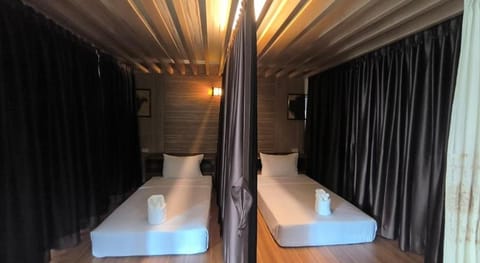 Lotus Hostel Beach Bar Koh Tao Hostel in Ko Tao