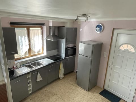 House in the historic center of Groux - Ideal spa treatments Vacation rental in Gréoux-les-Bains