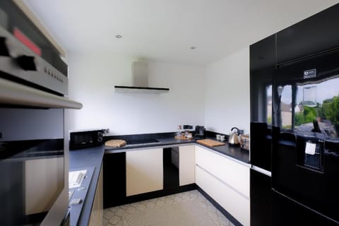 Amroth House Apartment in Cardiff