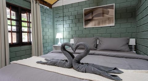 Breeze Bungalows Hotel in Sala Dan