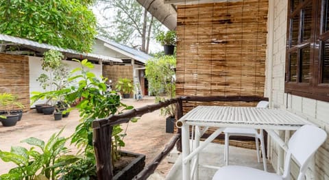 Breeze Bungalows Hotel in Sala Dan