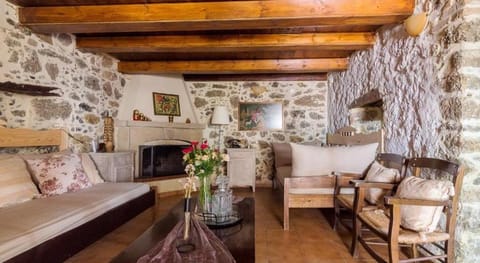 Zaros Philoksenia-Maera- Apartment in Crete