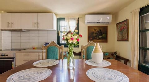 Zaros Philoksenia-Maera- Apartment in Crete