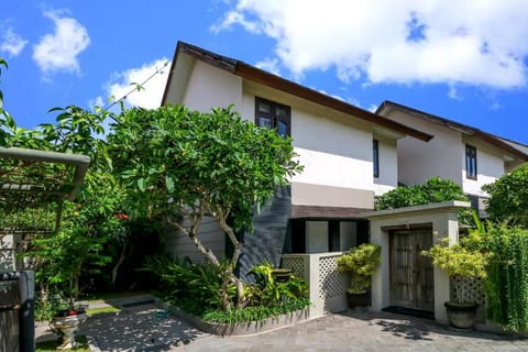 OYO 2702 Arimanu Guest House Hotel in Kuta